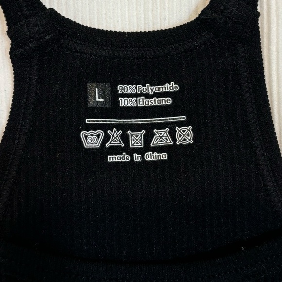 Cropped Tank Top Bundle Set Of 4 Juniors Size Large - Picture 2 of 2